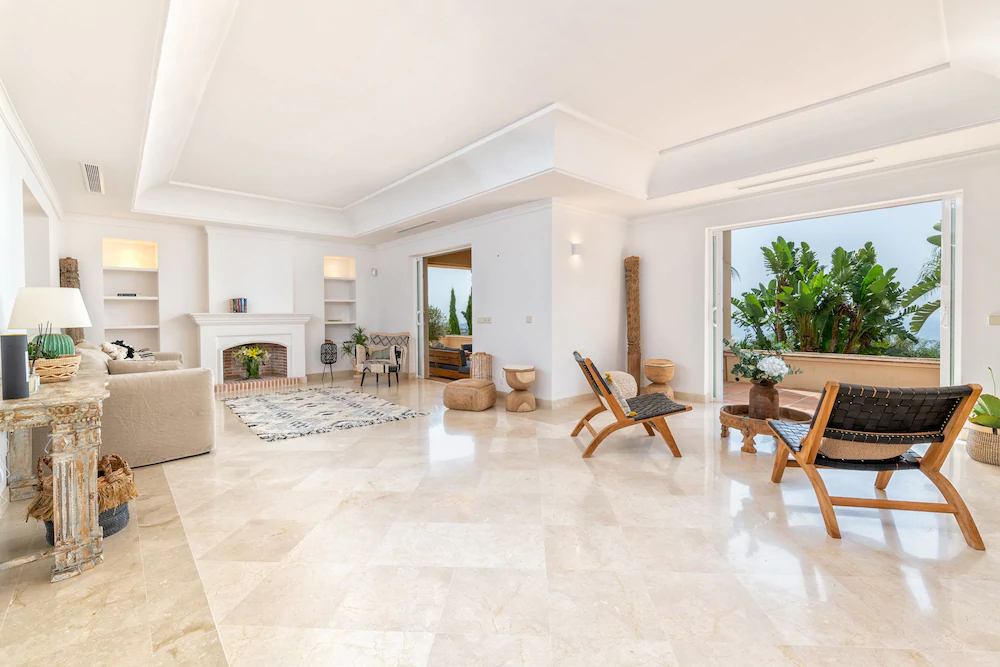 Solaga - Villa Los Monteros