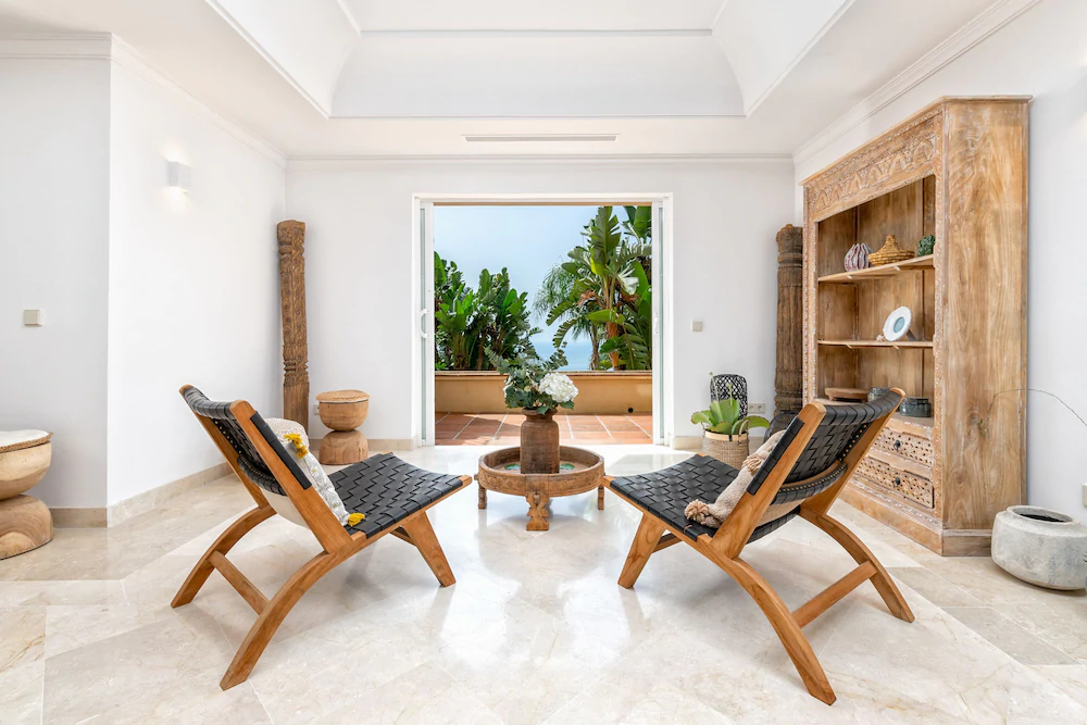 Solaga - Villa Los Monteros