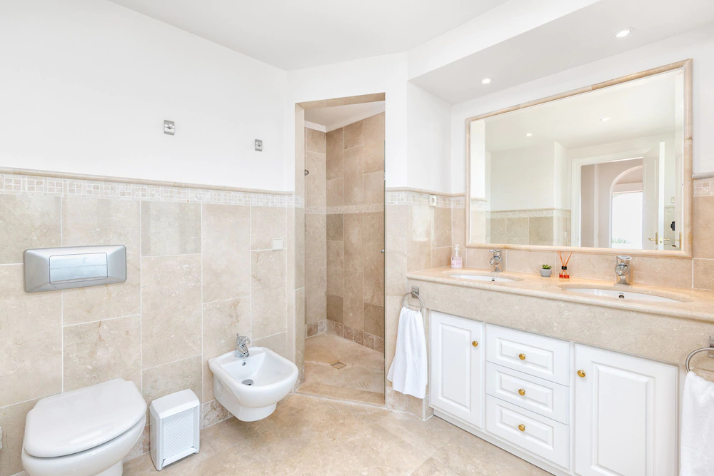 Solaga - Villa Los Monteros