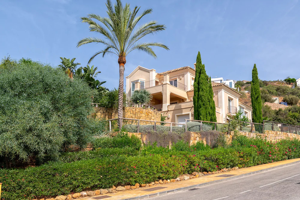 Solaga - Villa Los Monteros