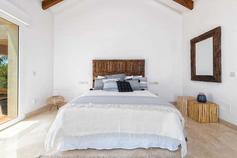 Solaga - Villa Los Monteros