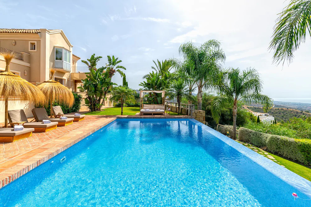 Solaga - Villa Los Monteros