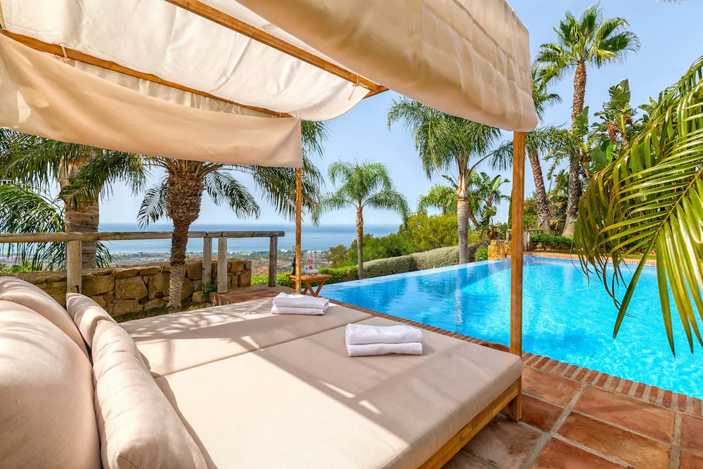 Solaga - Villa Los Monteros