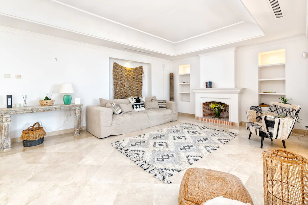 Solaga - Villa Los Monteros