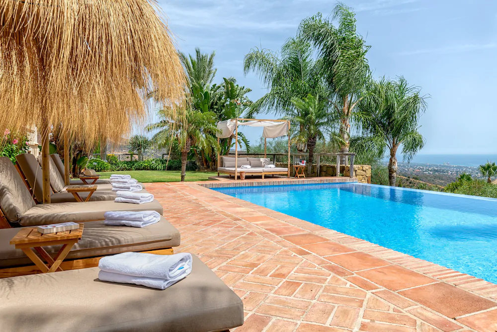 Solaga - Villa Los Monteros