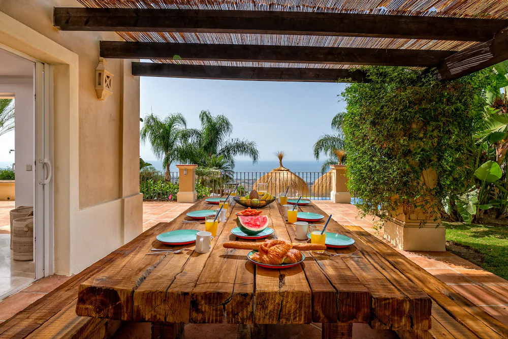 Solaga - Villa Los Monteros