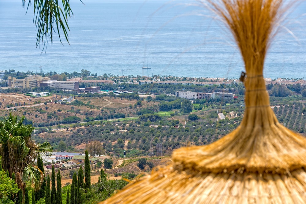 Solaga - Villa Los Monteros