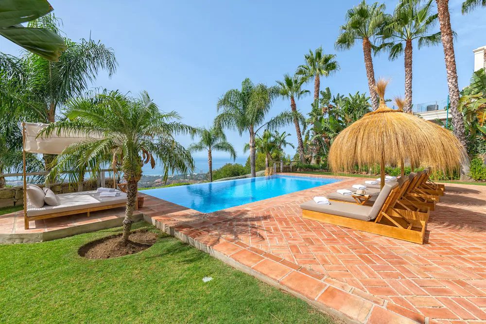 Solaga - Villa Los Monteros