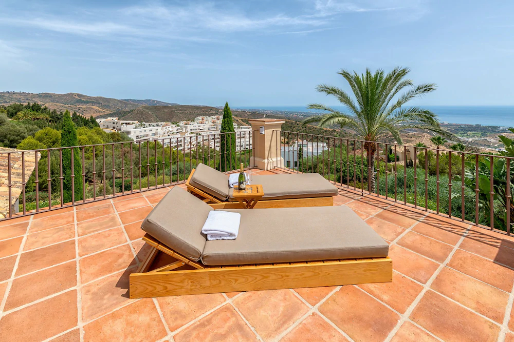 Solaga - Villa Los Monteros