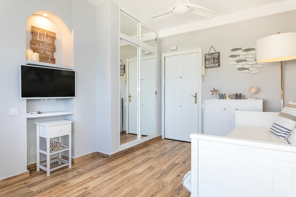 Almirante 903 Just On The Beach