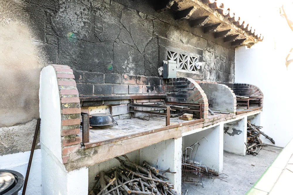 Almirante 903 Just On The Beach