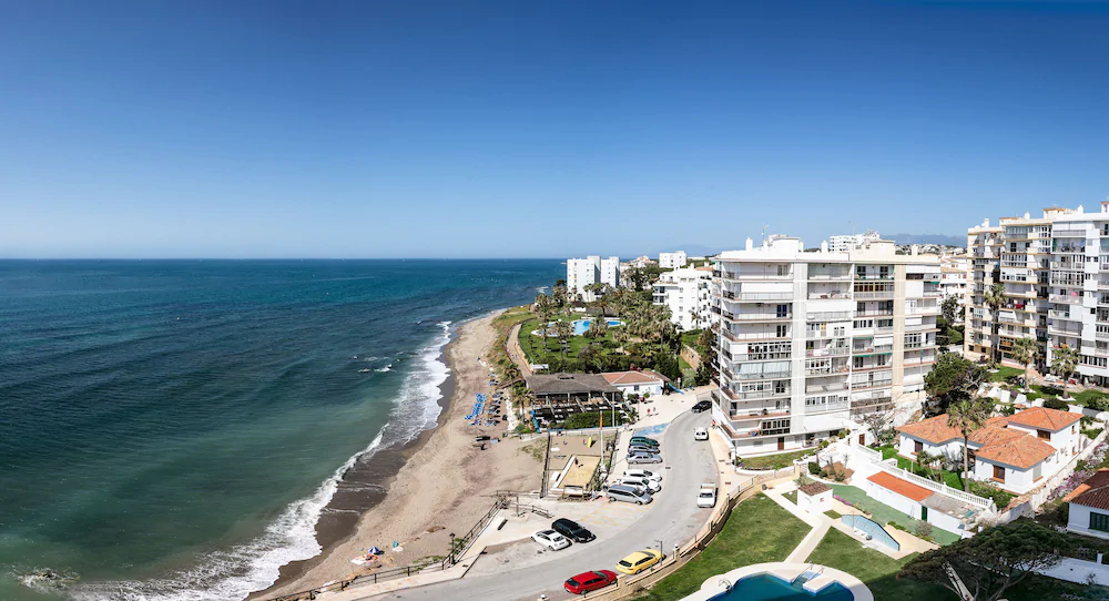 Almirante 903 Just On The Beach