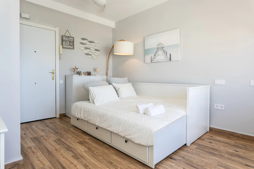 Almirante 903 Just On The Beach