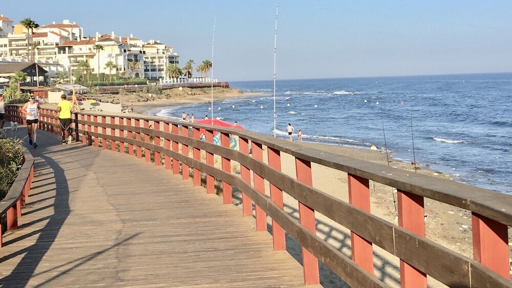 Mi Capricho Beach Apartments