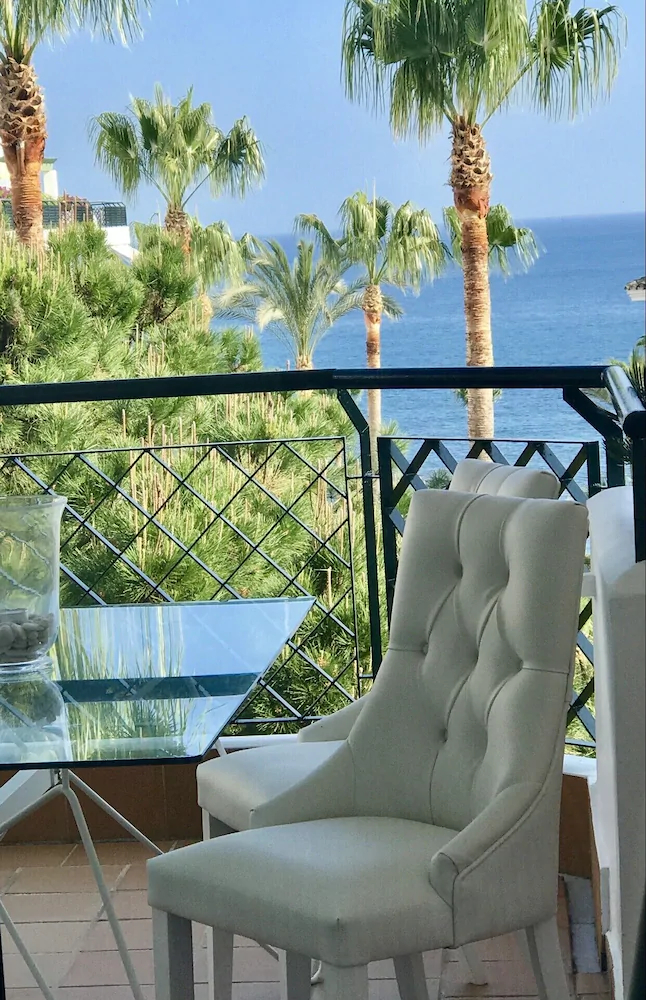 Mi Capricho Beach Apartments