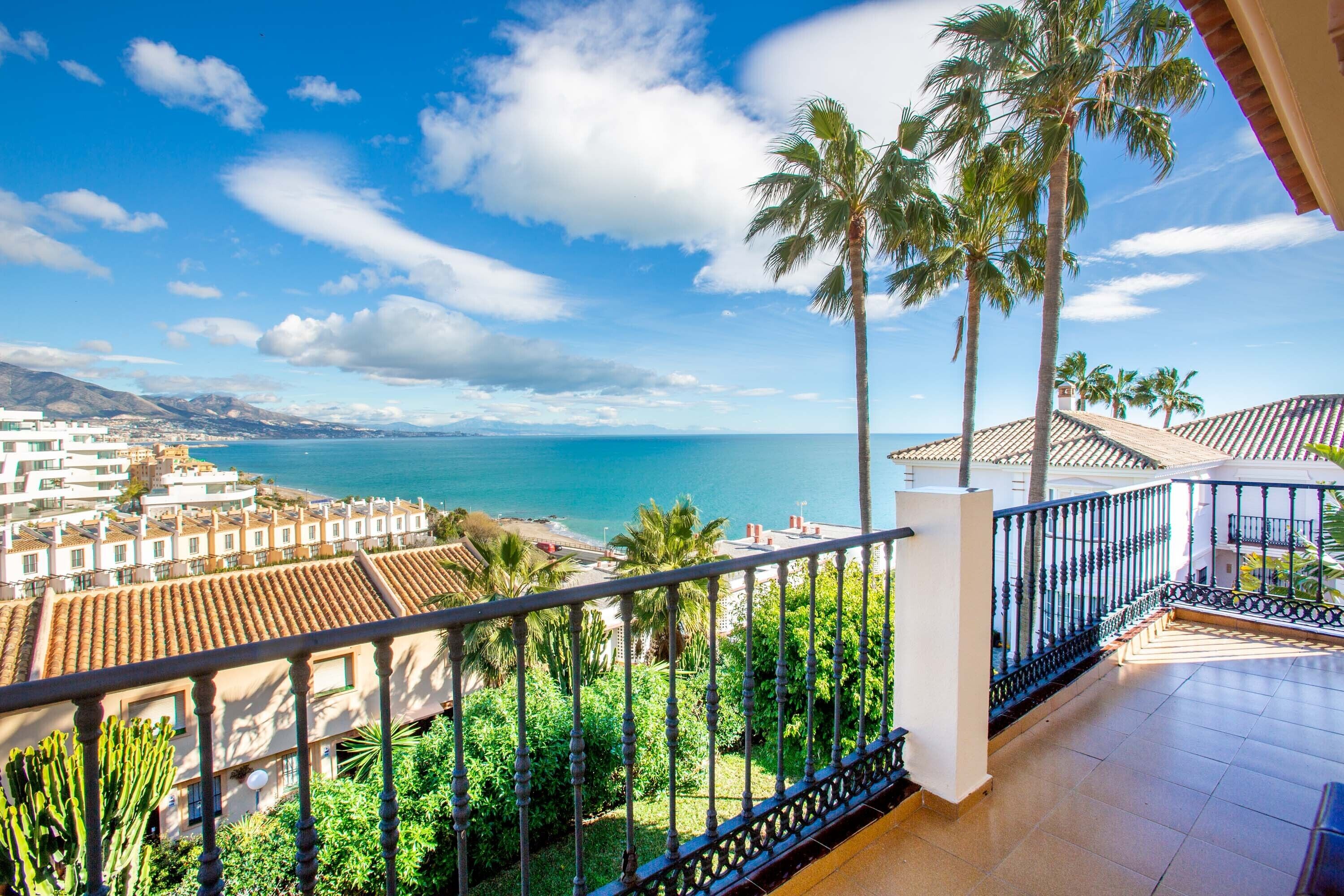 Ramada Hotel & Suites by Wyndham Costa del Sol Fuengirola