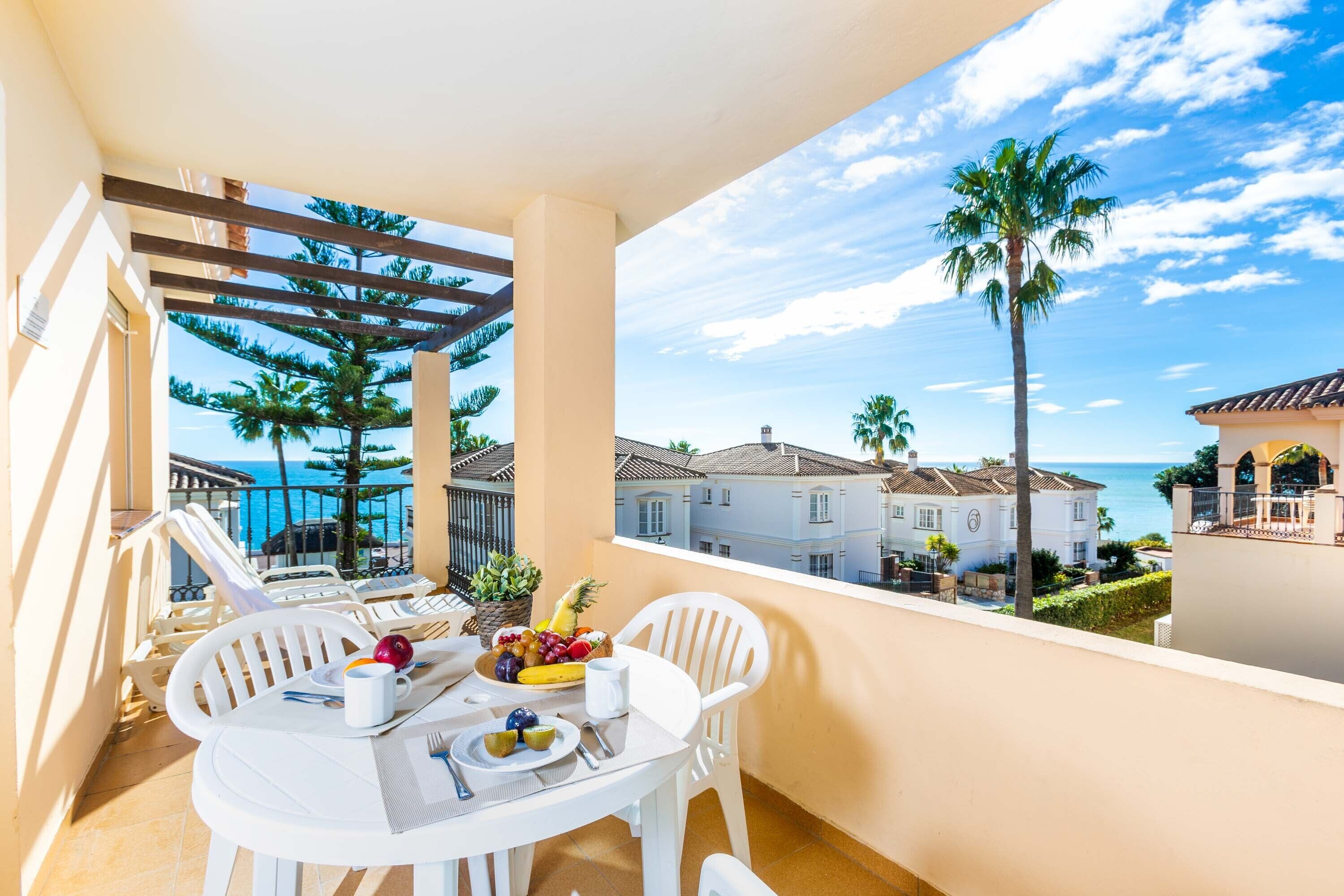 Ramada Hotel & Suites by Wyndham Costa del Sol Fuengirola