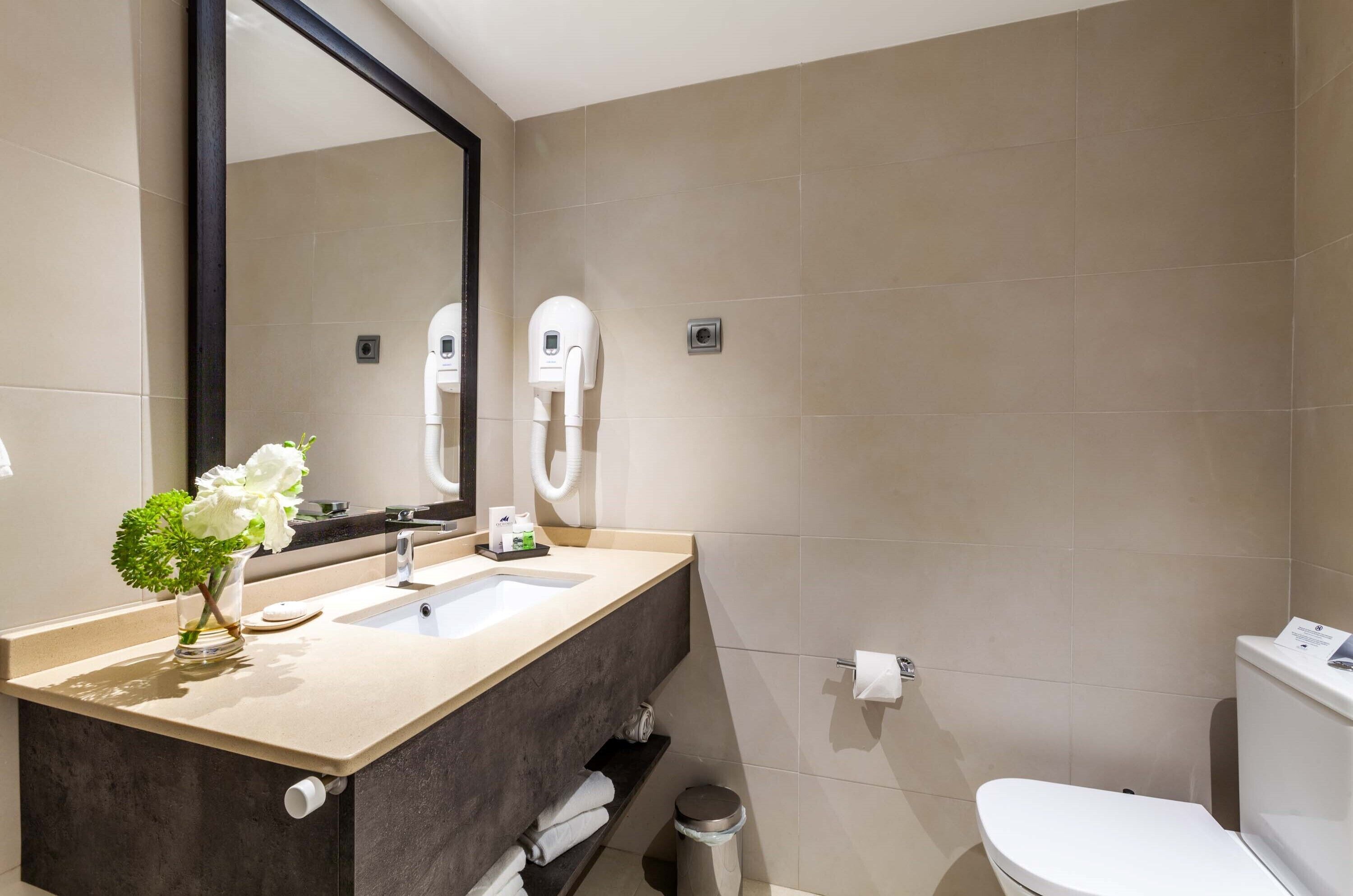 Ramada Hotel & Suites by Wyndham Costa del Sol Fuengirola