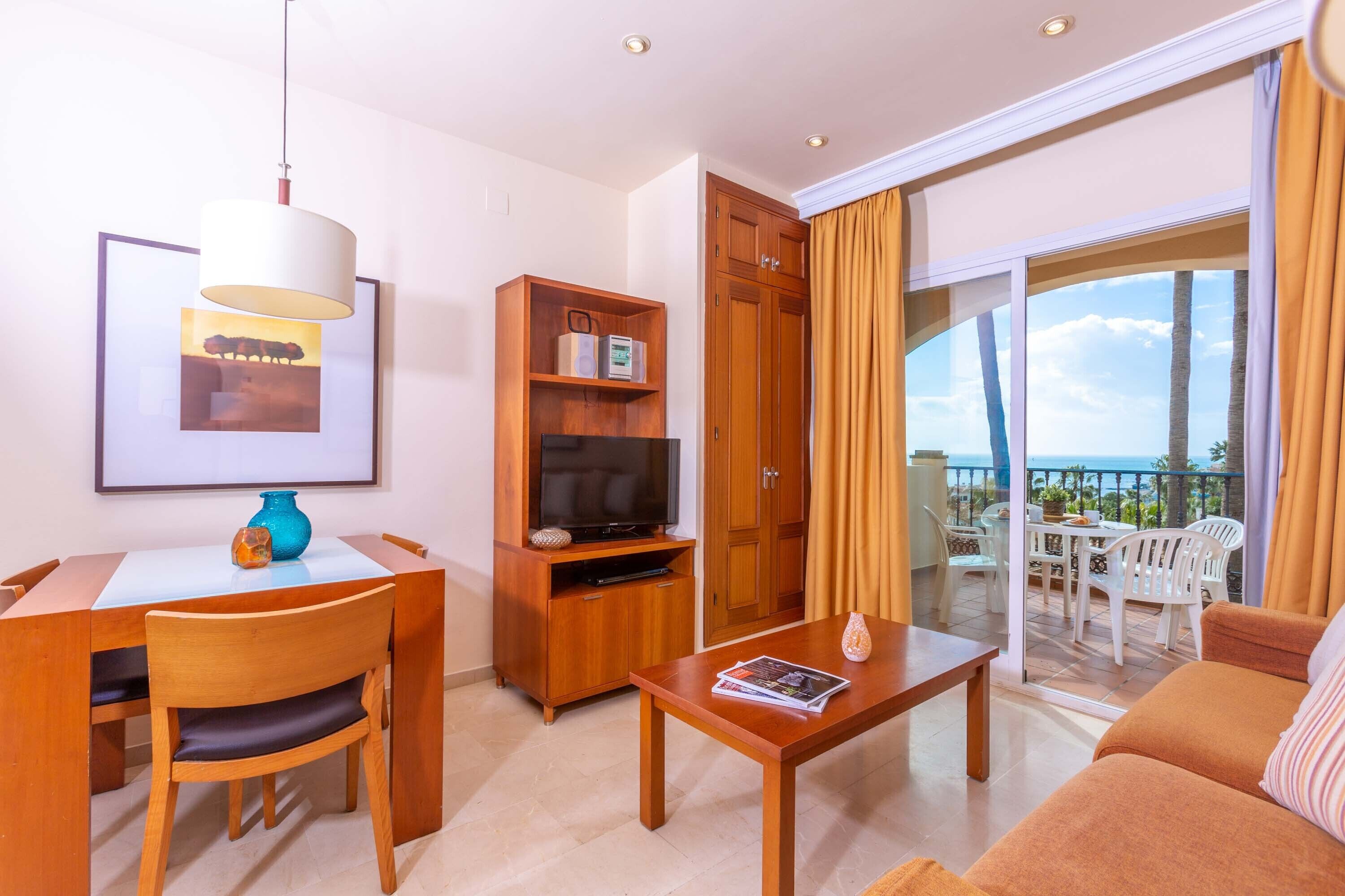 Ramada Hotel & Suites by Wyndham Costa del Sol Fuengirola