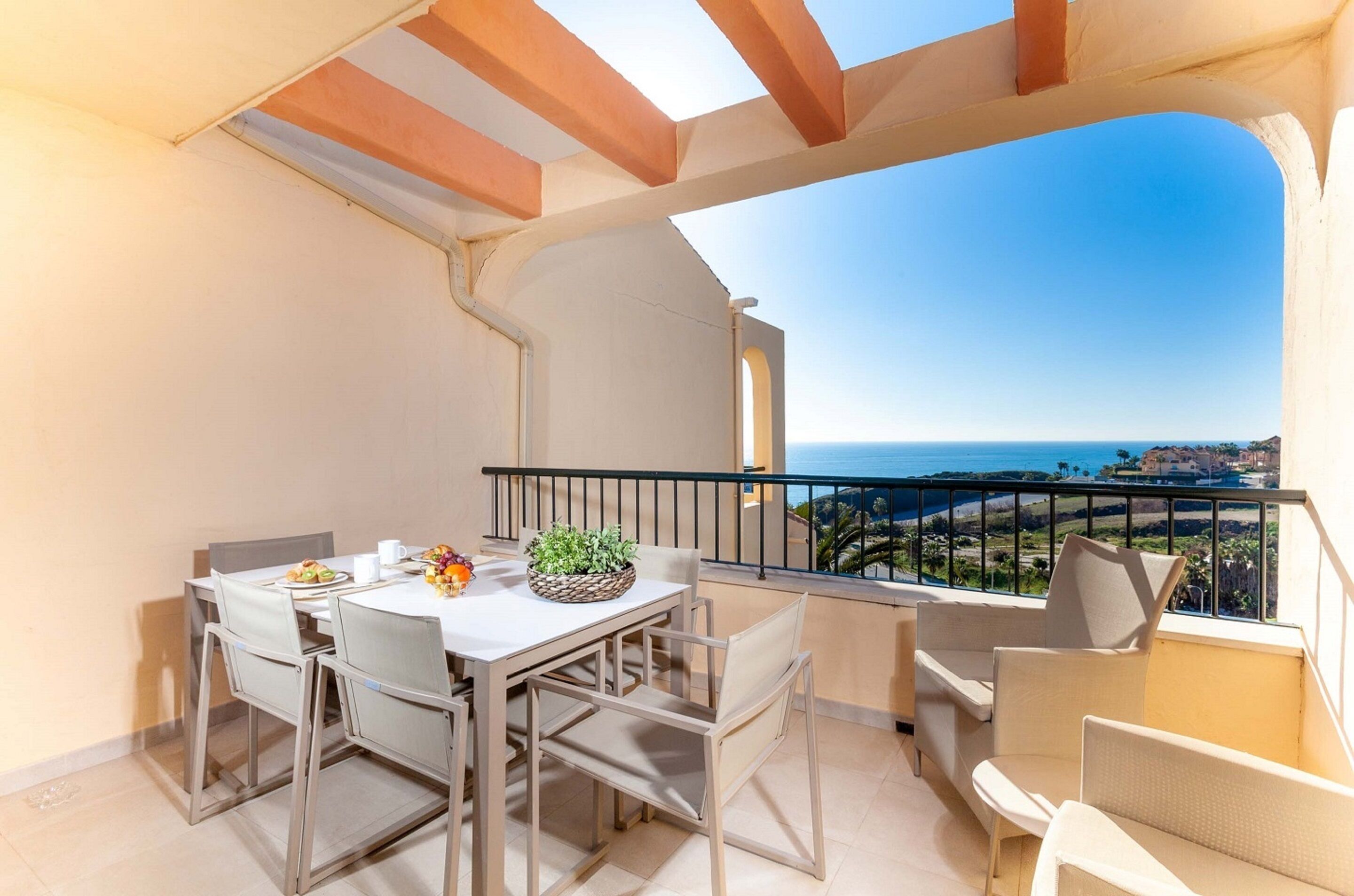 Ramada Hotel & Suites by Wyndham Costa del Sol Fuengirola