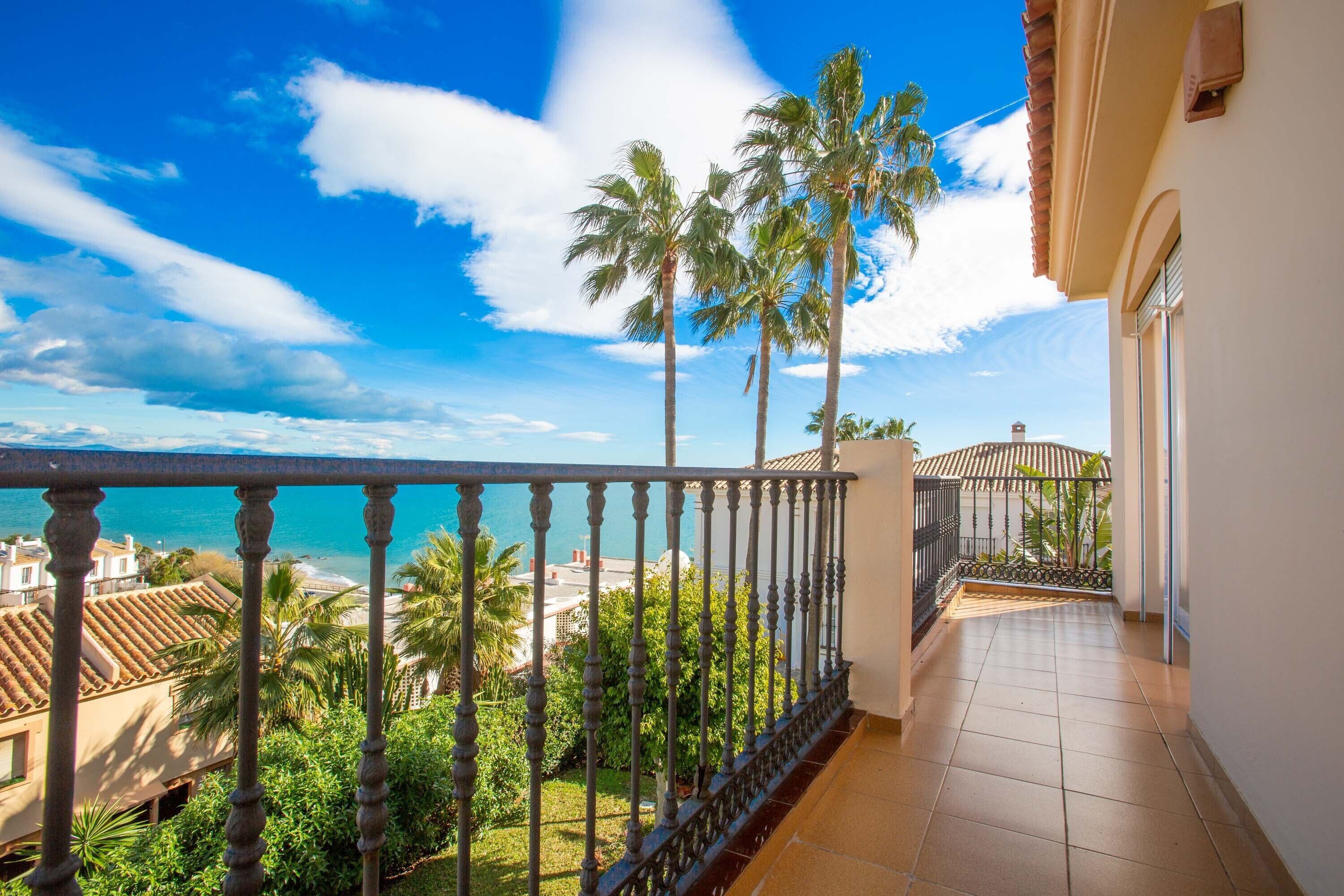 Ramada Hotel & Suites by Wyndham Costa del Sol Fuengirola