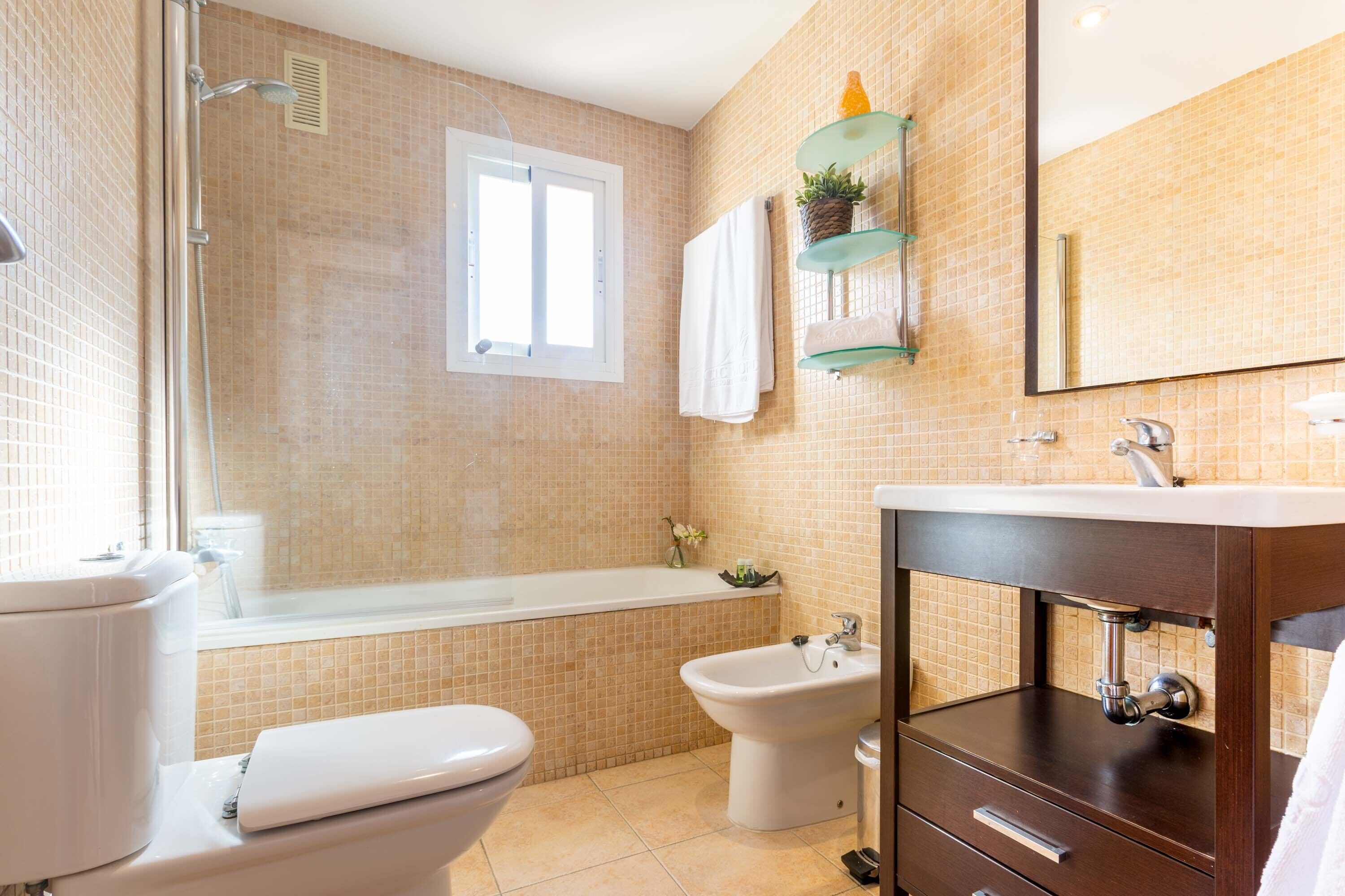 Ramada Hotel & Suites by Wyndham Costa del Sol Fuengirola