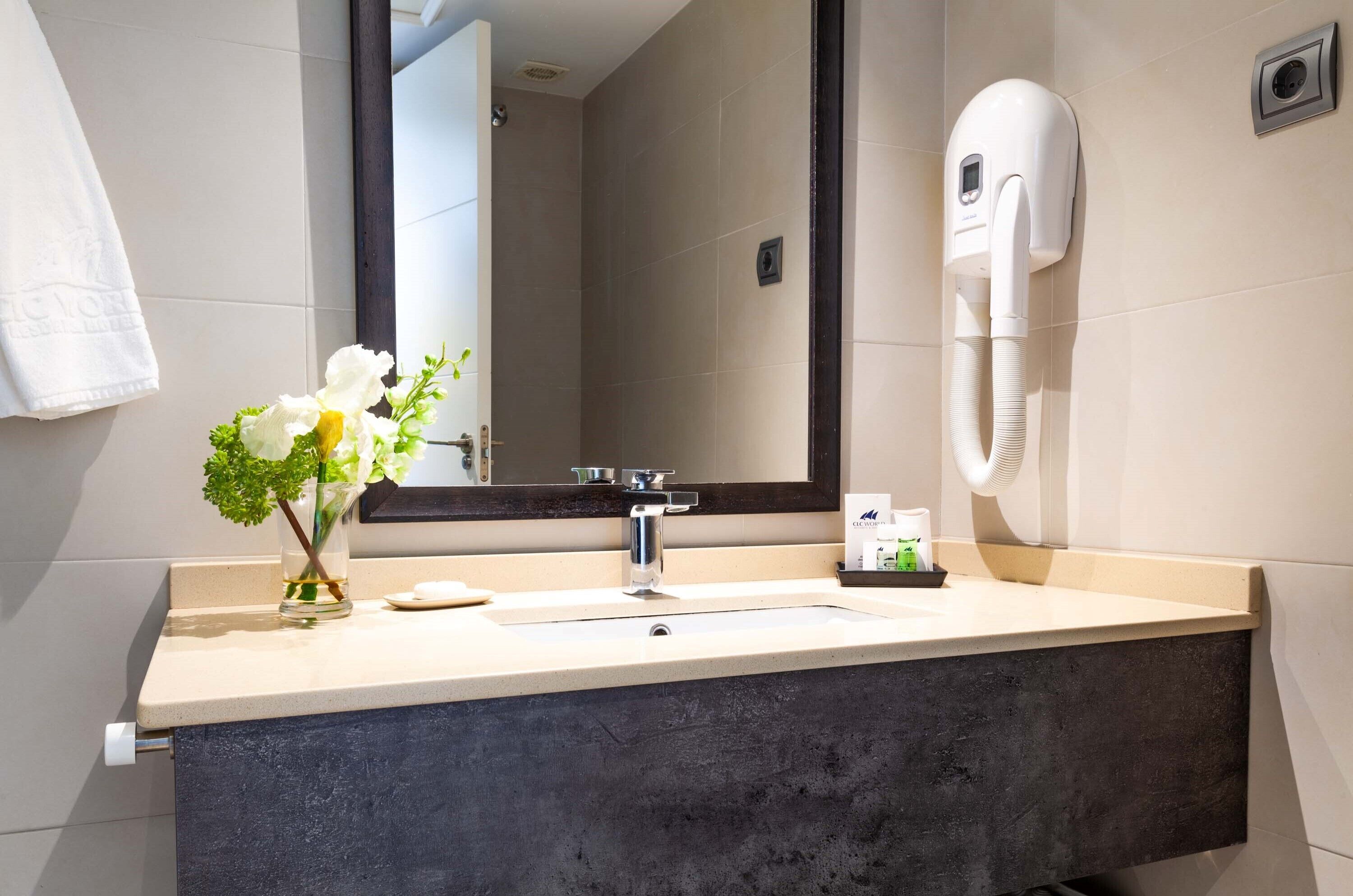 Ramada Hotel & Suites by Wyndham Costa del Sol Fuengirola
