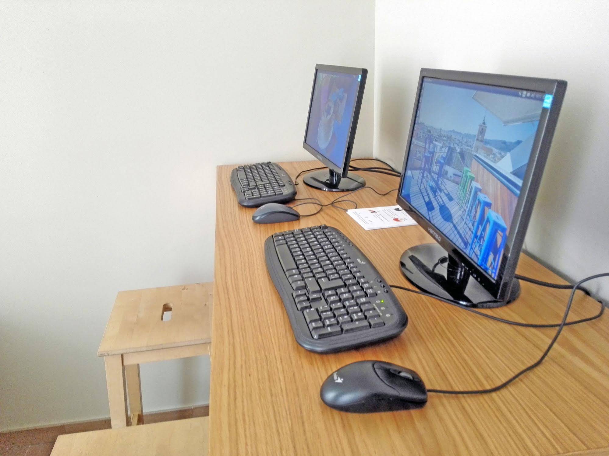 Alcazaba Premium Hostel