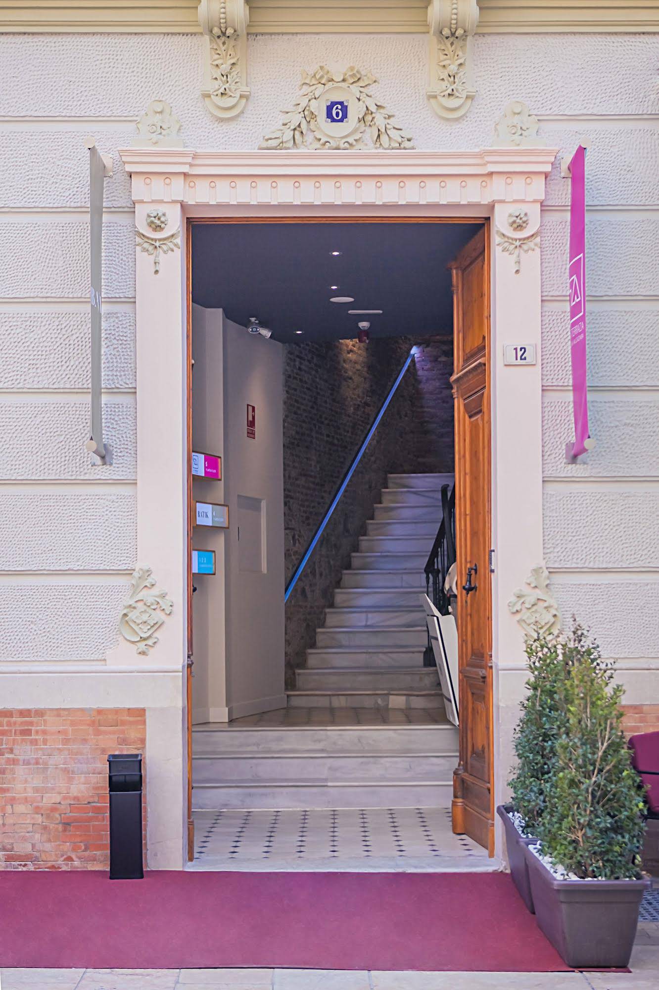 Alcazaba Premium Hostel