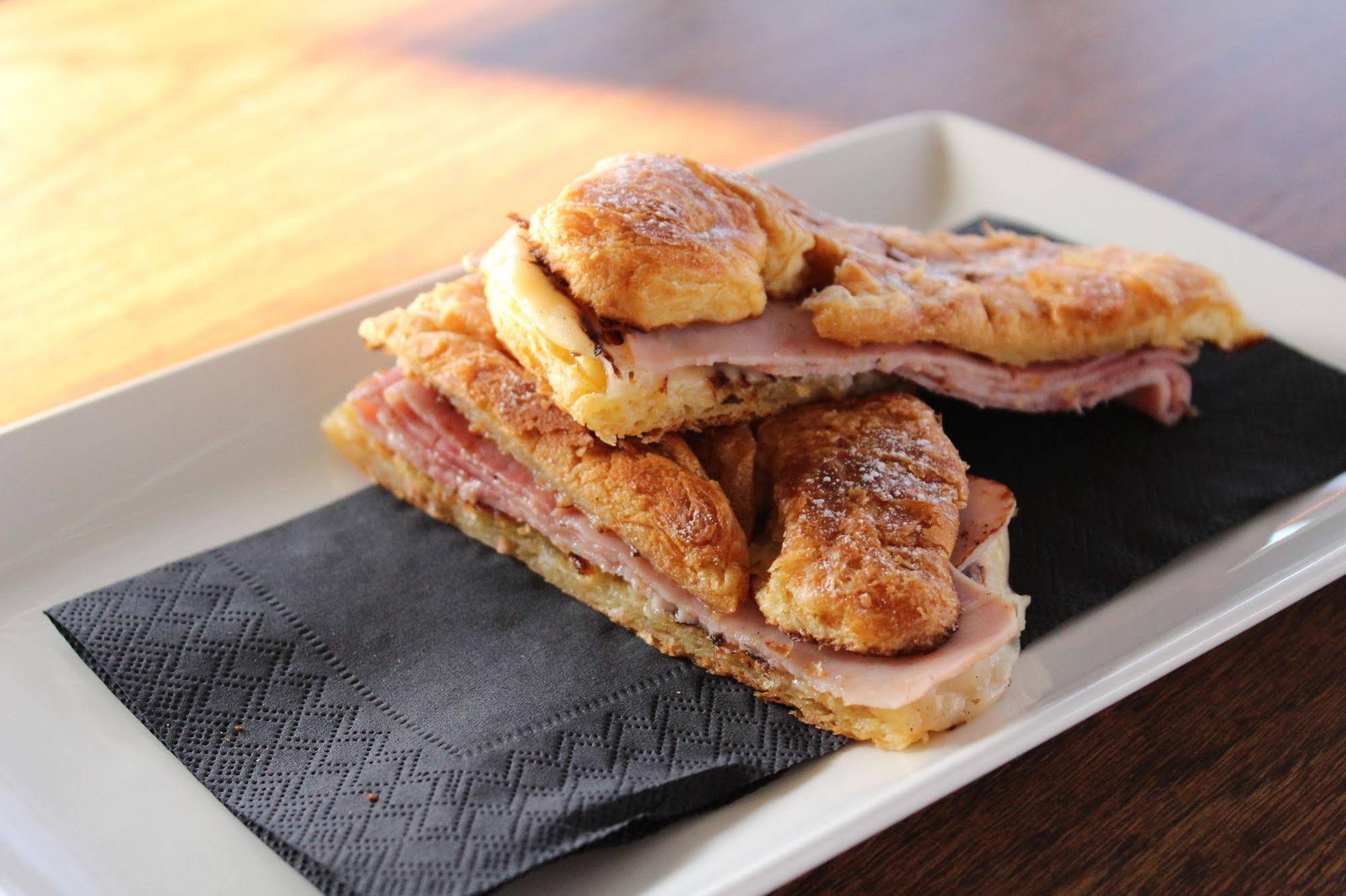 Alcazaba Premium Hostel