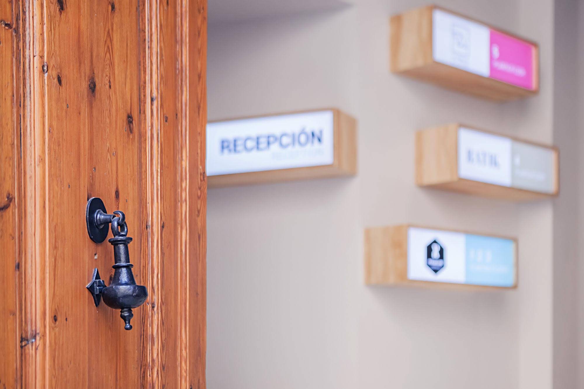 Alcazaba Premium Hostel