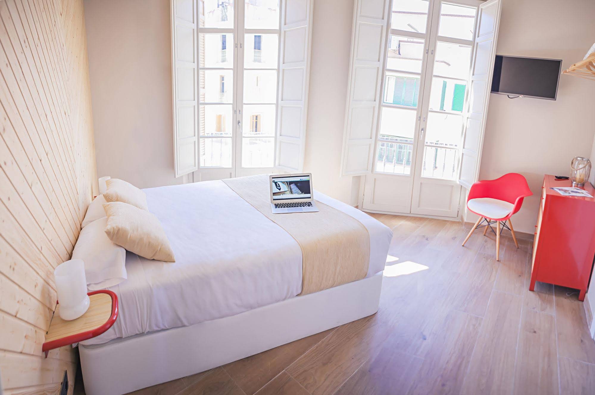 Alcazaba Premium Hostel