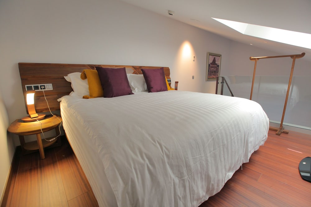 Anahita Boutique Hotel