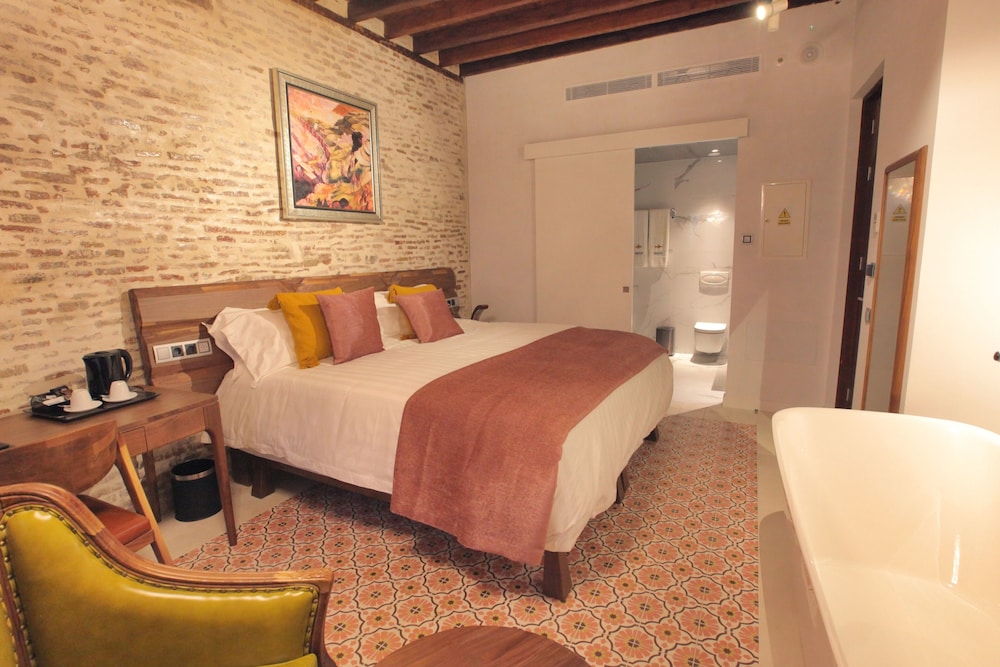 Anahita Boutique Hotel