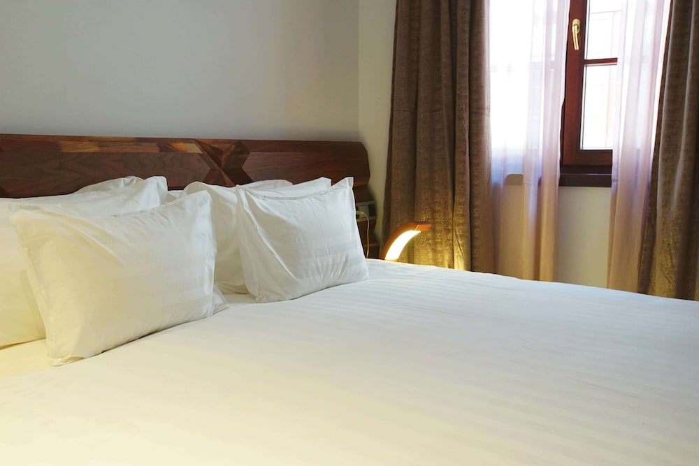 Anahita Boutique Hotel