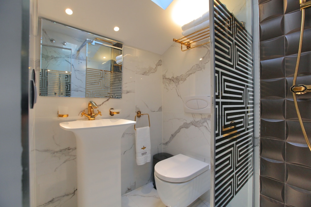 Anahita Boutique Hotel