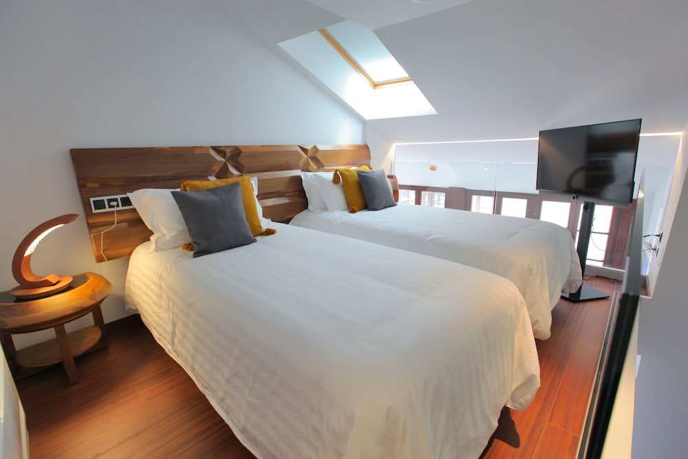 Anahita Boutique Hotel