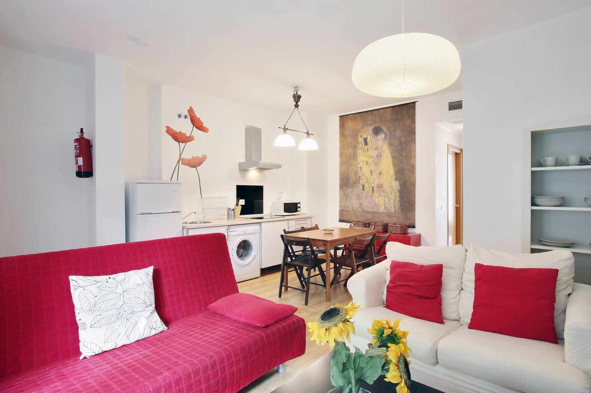 Apartamentos Doña Elvira Carreteria