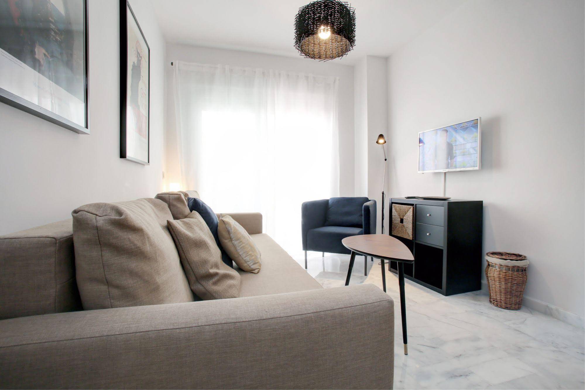 Apartamentos Doña Elvira Carreteria