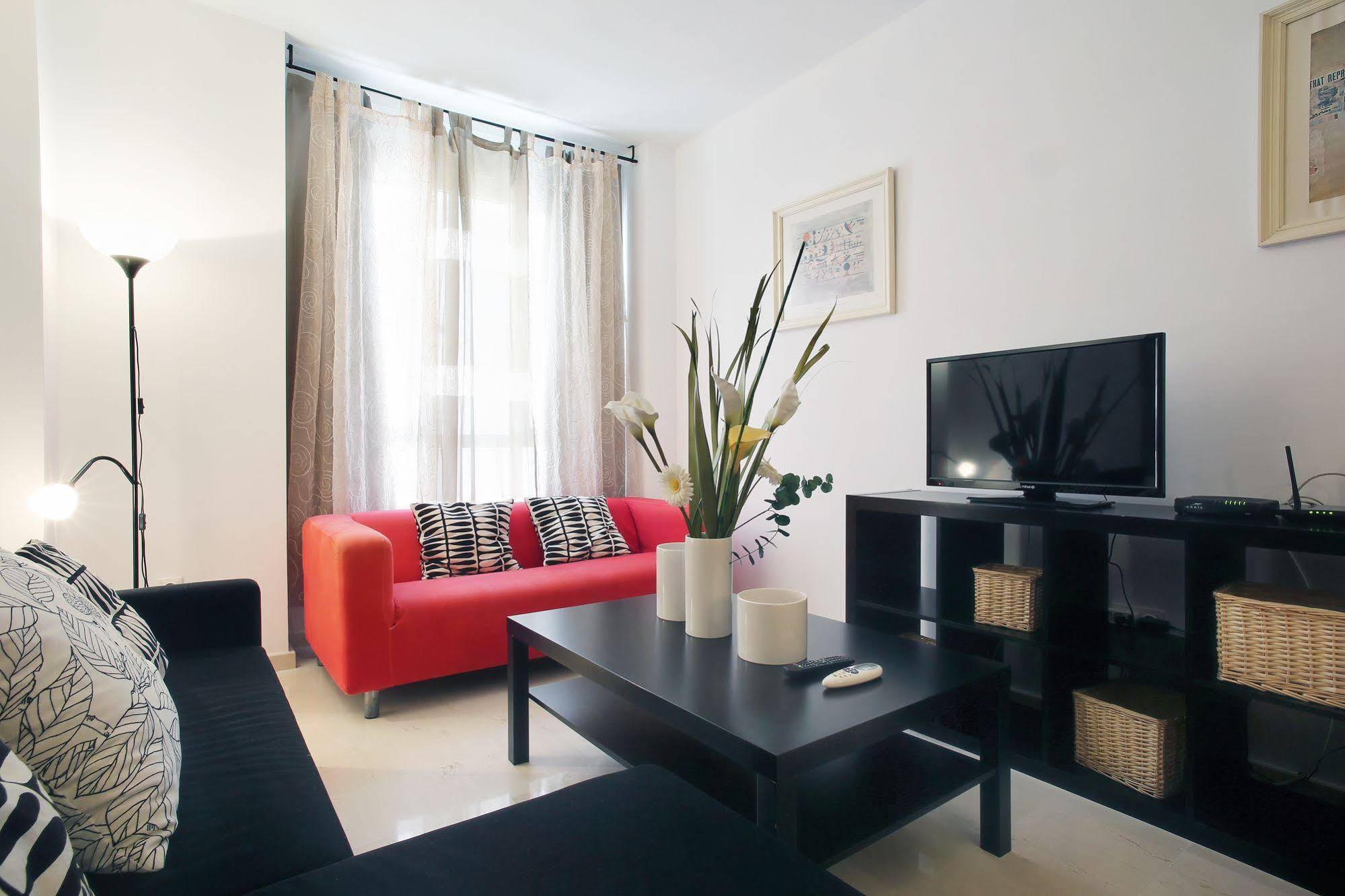 Apartamentos Doña Elvira Carreteria