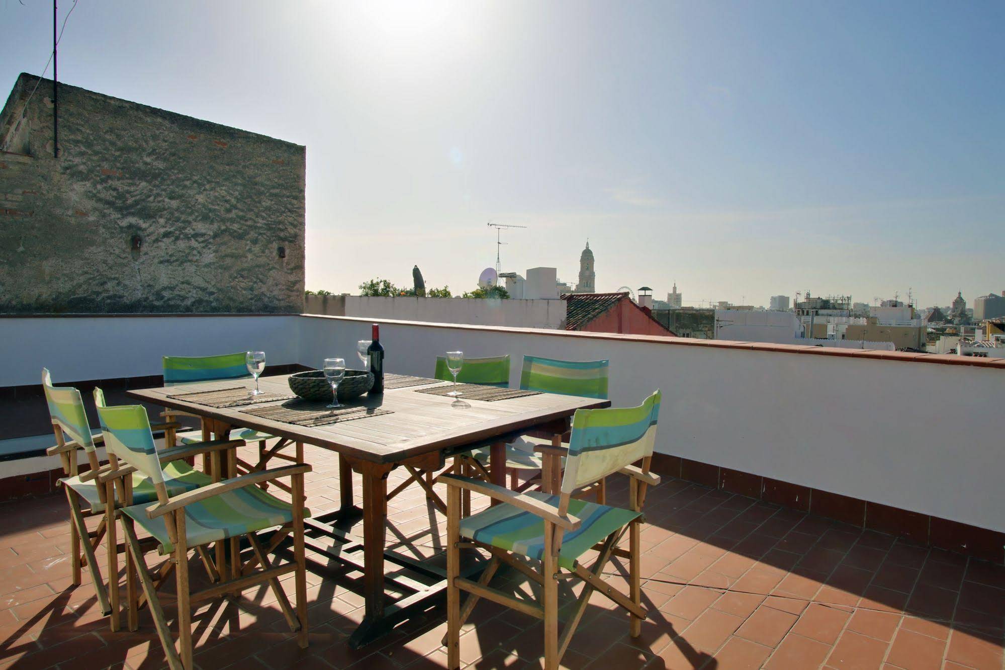 Apartamentos Doña Elvira Carreteria