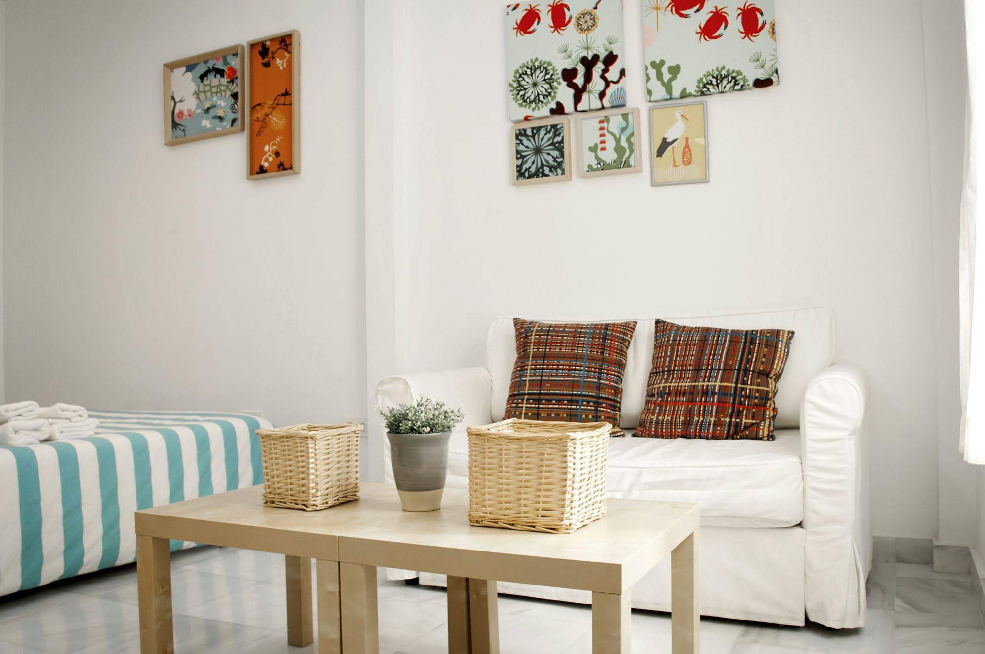 Apartamentos Doña Elvira Carreteria