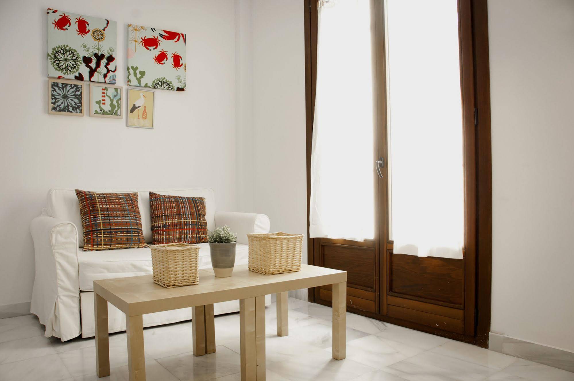 Apartamentos Doña Elvira Carreteria