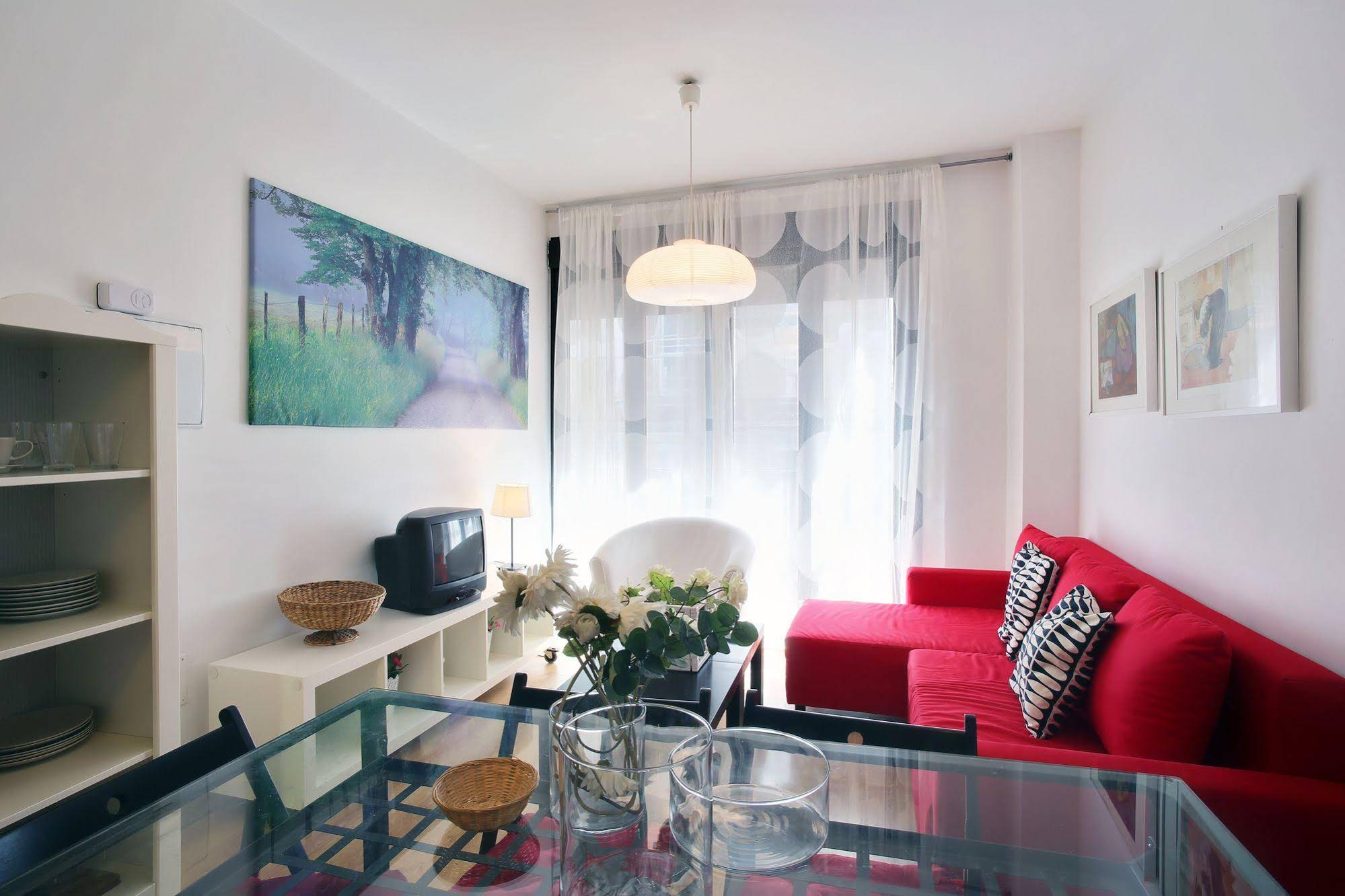 Apartamentos Doña Elvira Carreteria