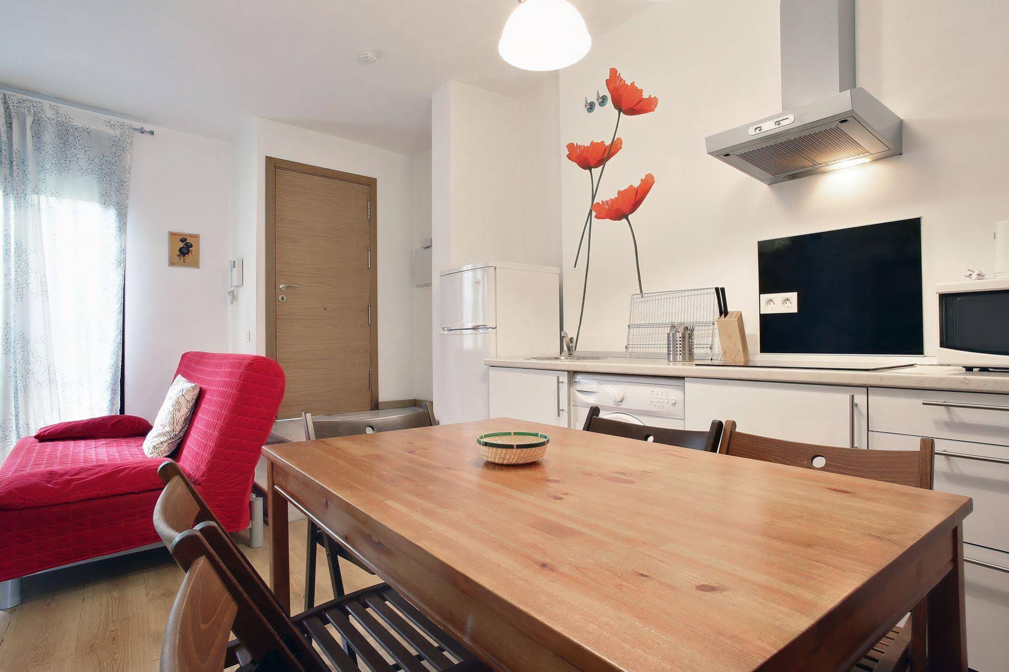 Apartamentos Doña Elvira Carreteria