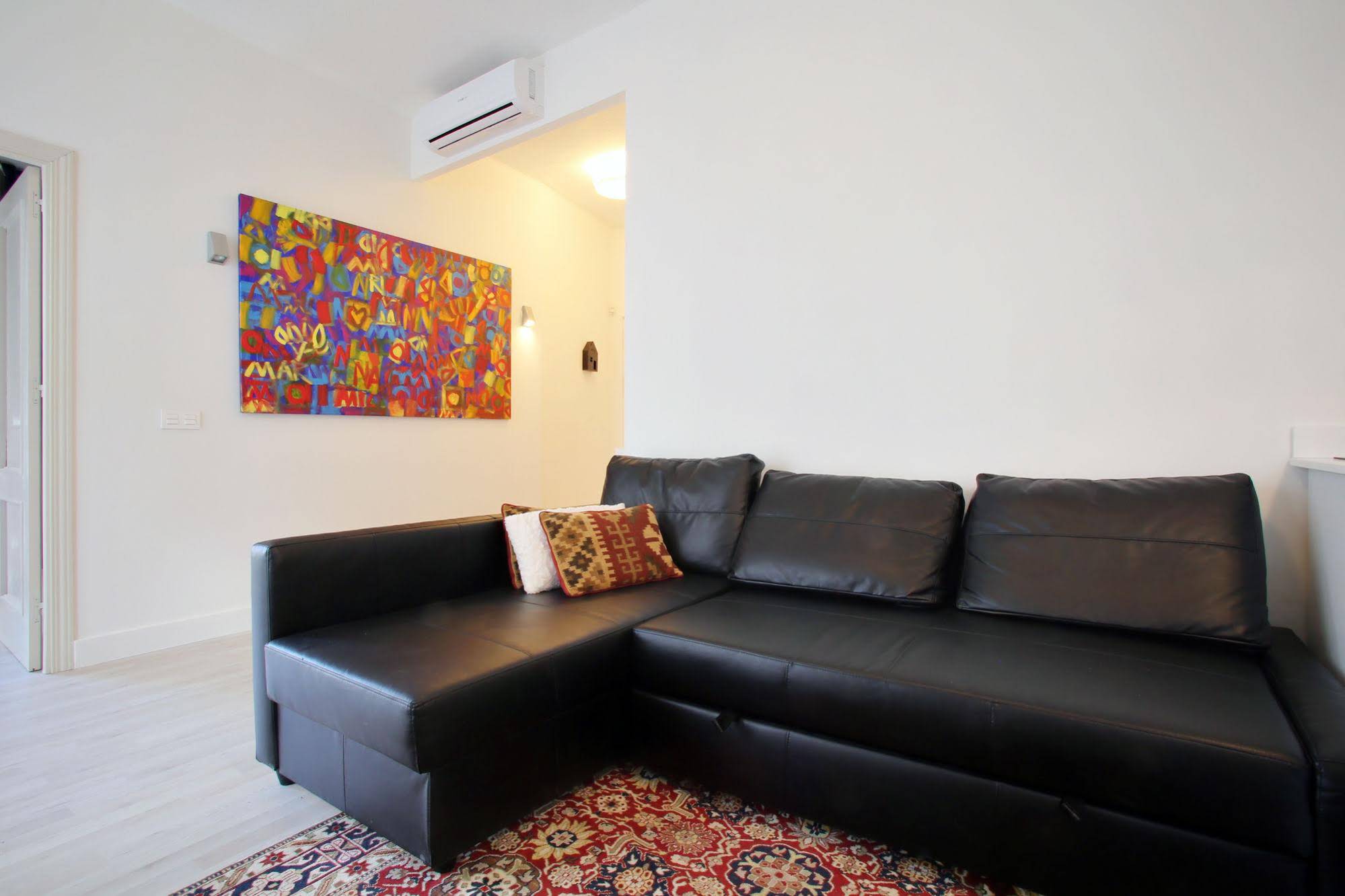 Apartamentos Doña Elvira Carreteria