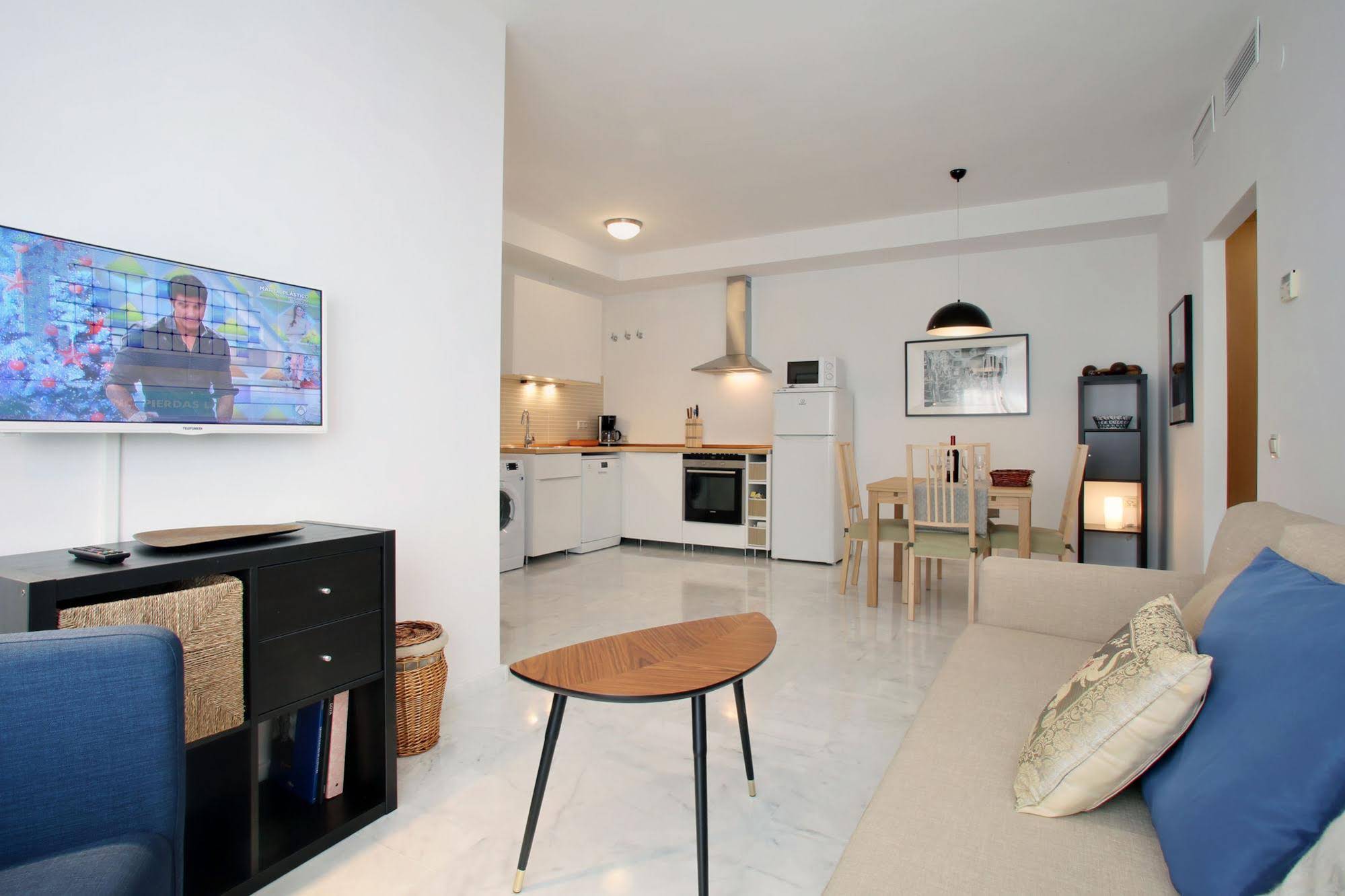 Apartamentos Doña Elvira Carreteria