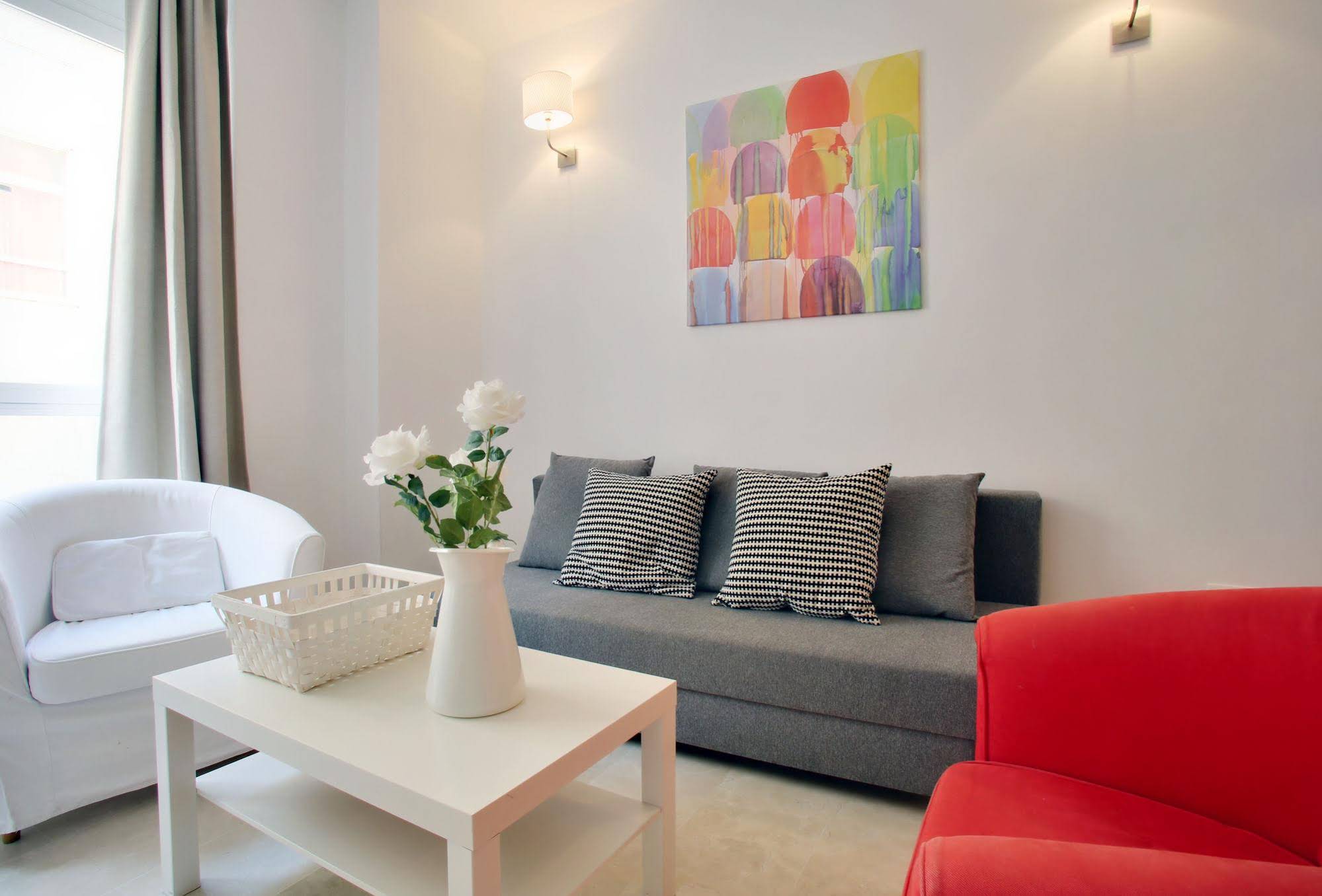 Apartamentos Doña Elvira Carreteria