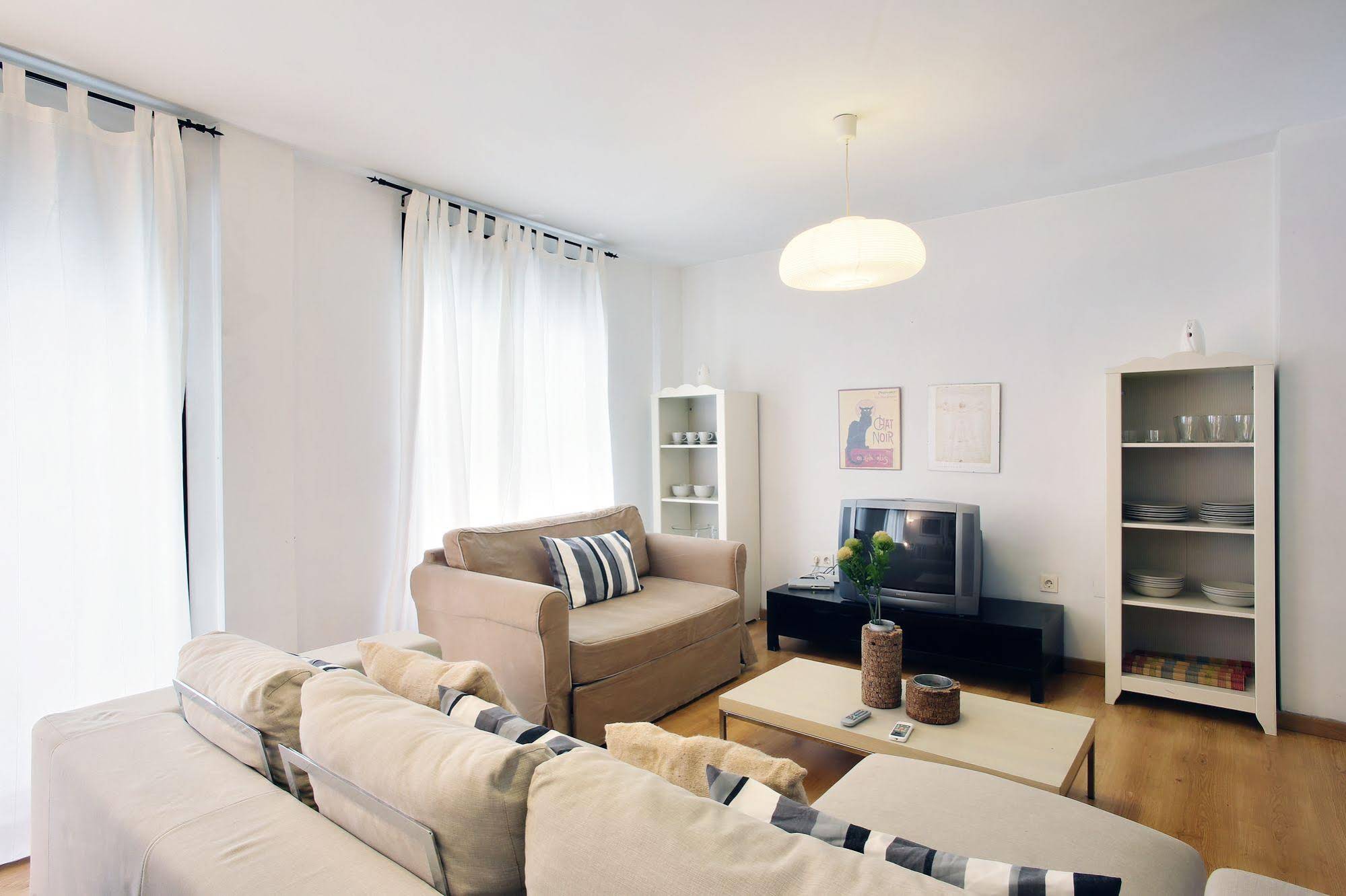 Apartamentos Doña Elvira Carreteria