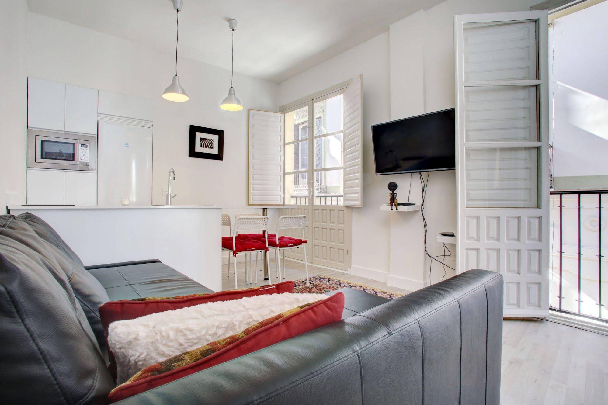 Apartamentos Doña Elvira Carreteria